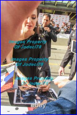 Angelina Jolie Signed Autographed'SALT' 8x10 Photo EXACT Proof JSA B