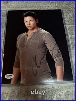 Chaske Spencer Signed Twilight Authentic Autographed 8x10 Photo (PSA/DNA)