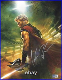 Chris Hemsworth Thor Signed 11x14 Photo The Avengers Autograph Beckett Coa 27