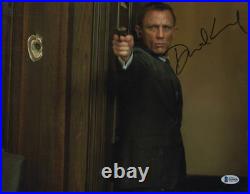 Daniel Craig Signed 11x14 Photo James Bond 007 Authentic Autograph Beckett 27