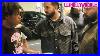 Drake-Lectures-An-Autograph-Dealer-Who-He-See-S-Asking-For-An-Autograph-Everyday-In-New-York-Ny-01-fjeq