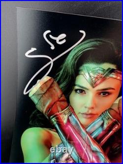Gal Gadot Wonder Woman Signed 8x10 Photo w Celebrity Authentics COA / Photo