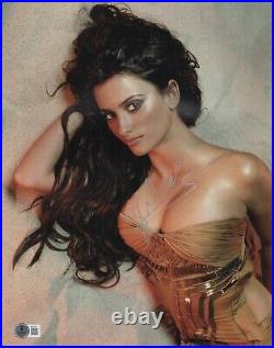 Hot Sexy Penelope Cruz Signed 11x14 Photo Authentic Autograph Beckett Hologram