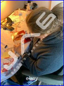 Kathleen Turner autographed signed inscribed 8x10 photo V. I. Warshawski JSA COA