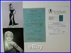 Marilyn Monroe Signed Release Contract Re River Of No Return 1953 Coa Beckett