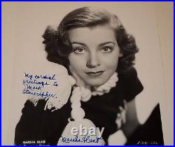 Marsha Hunt / 8 X 10 B&w Autographed Photo