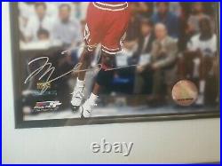 Upper Deck Collectibles Michael Jordan Autographed 8x10 Photo