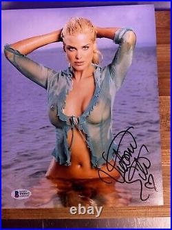 Victoria Silvstedt Hot autographed signed 8 10 w BECKETT COA